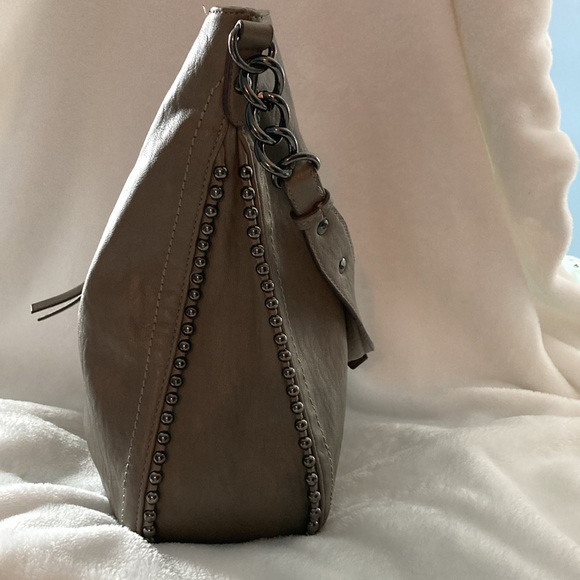 Jessica Simpson Bag with Studs and signature feather. - Picture 3 of 14